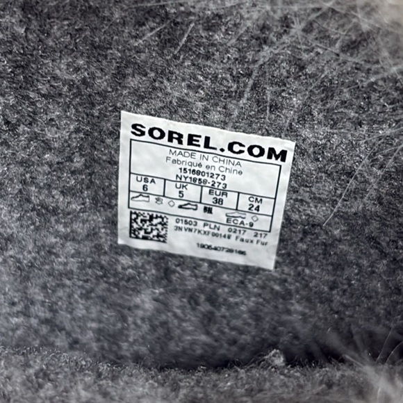 Sorel Joan of Arctic Boots in Tann with Pink Laces in Size 6 - Picture 6 of 6